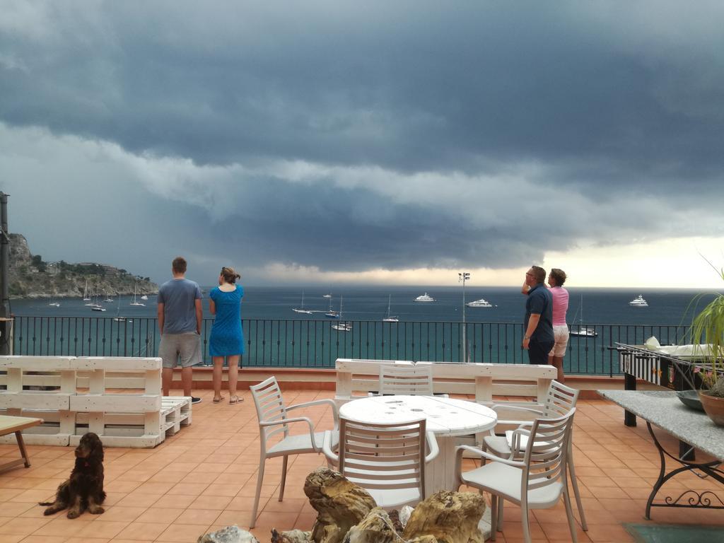 Alojamento de Acomodação e Pequeno-almoço Sottocoperta Taormina
